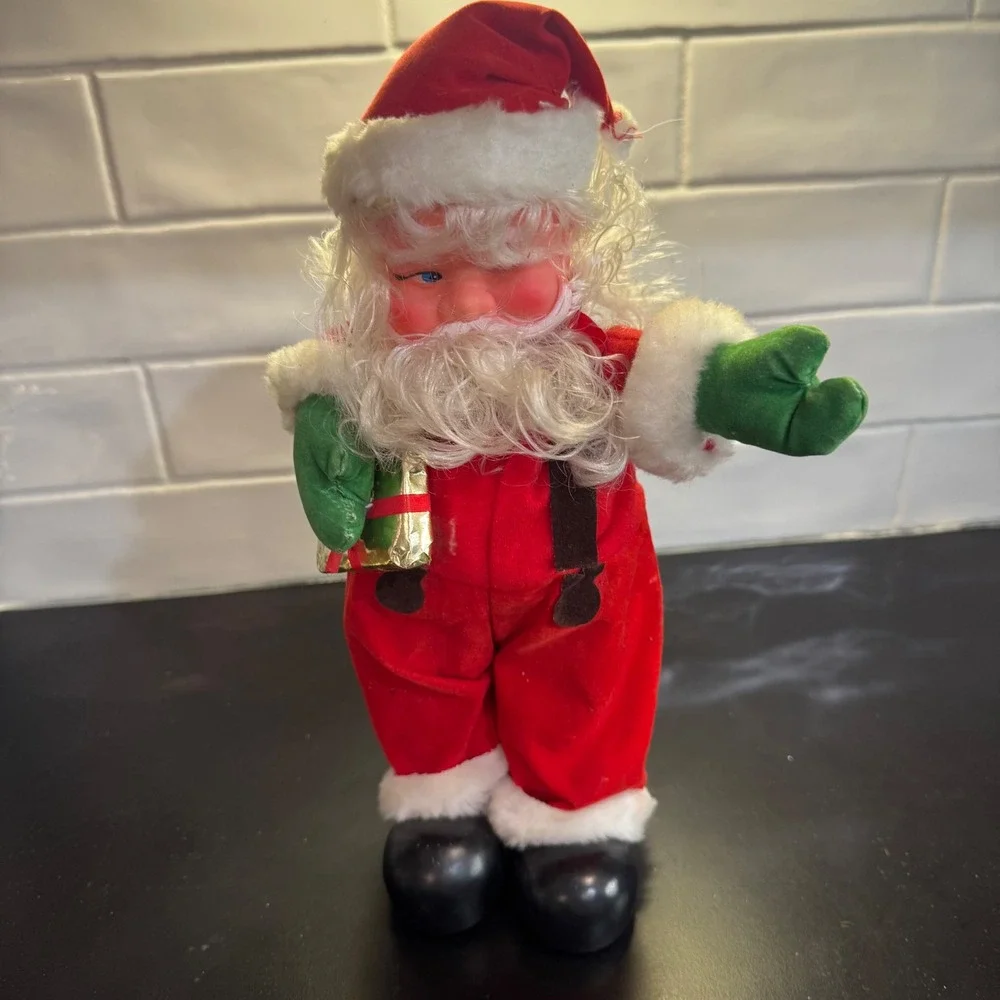 B.O.M. Manufacturing Santa Claus Figurine Kids 11in Red Vintage Wind Up Toy